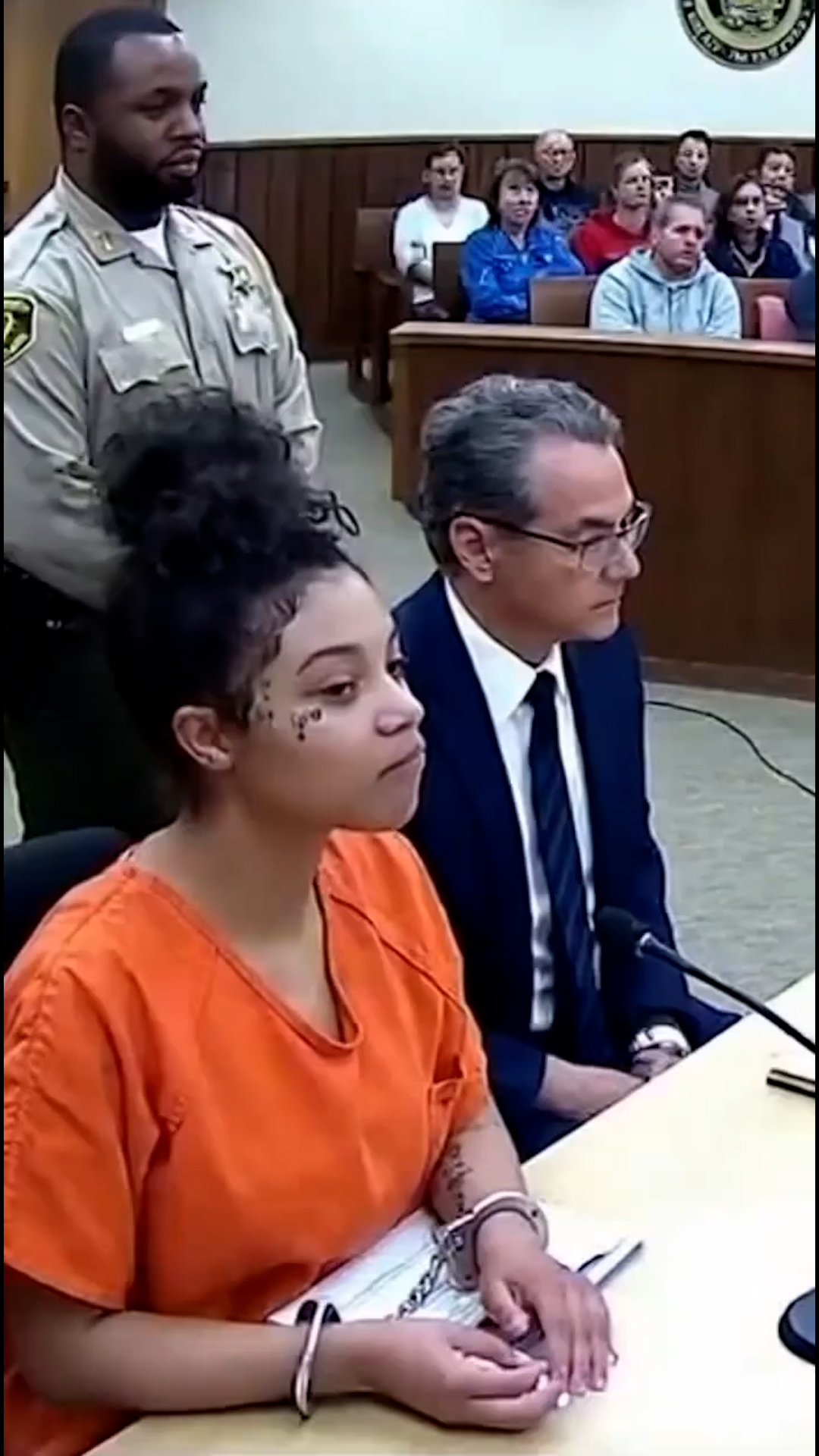 SnapTik-dot-Kim-9f80a5fe2c8613dc56b3839214fae942.00_30_54_19.Still008-1